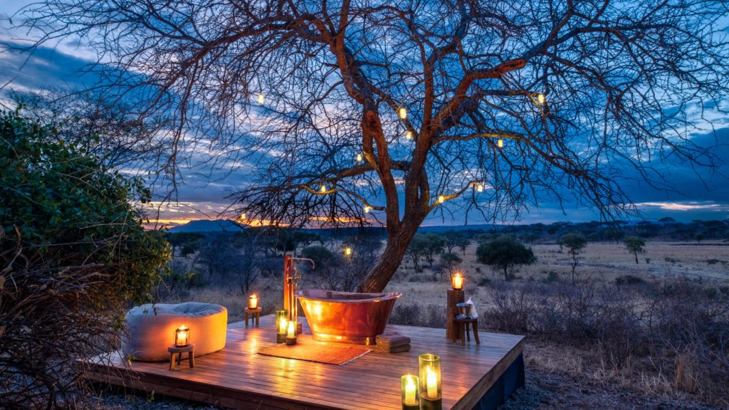 Sundowner in Serengeti for Honeymooners 